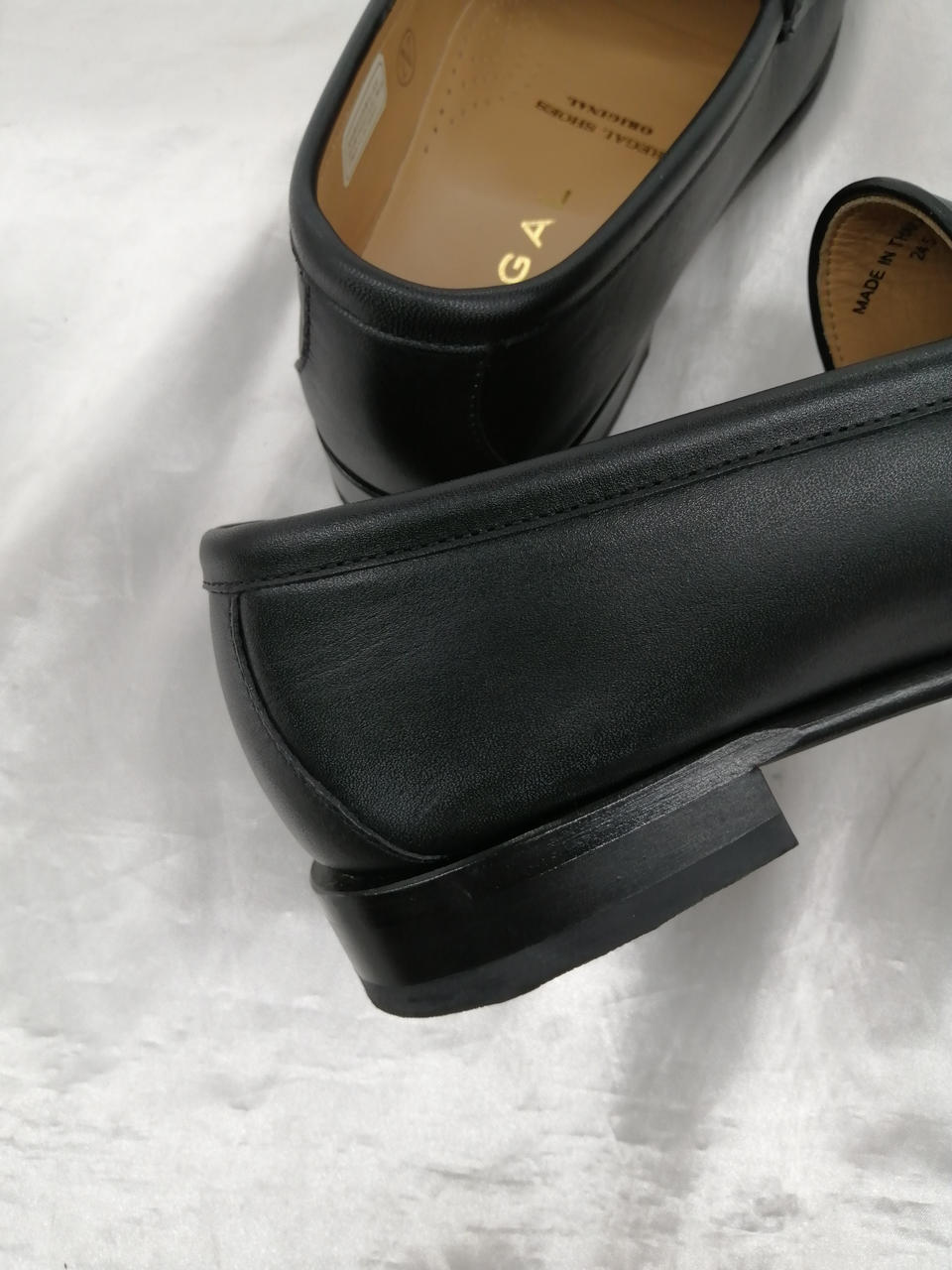 左　白い汚れあり