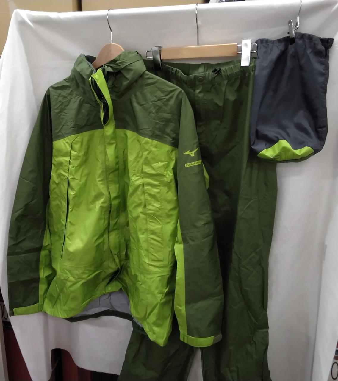 上下セット。収納袋あり