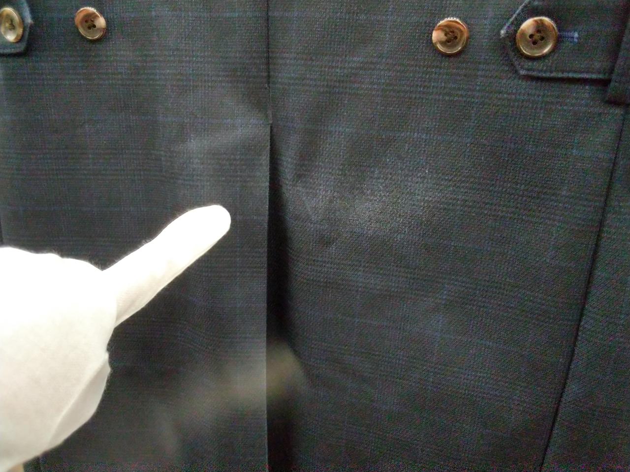 白くなっている箇所ございます。