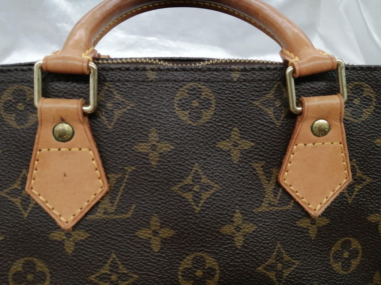 リペット部分変色あり