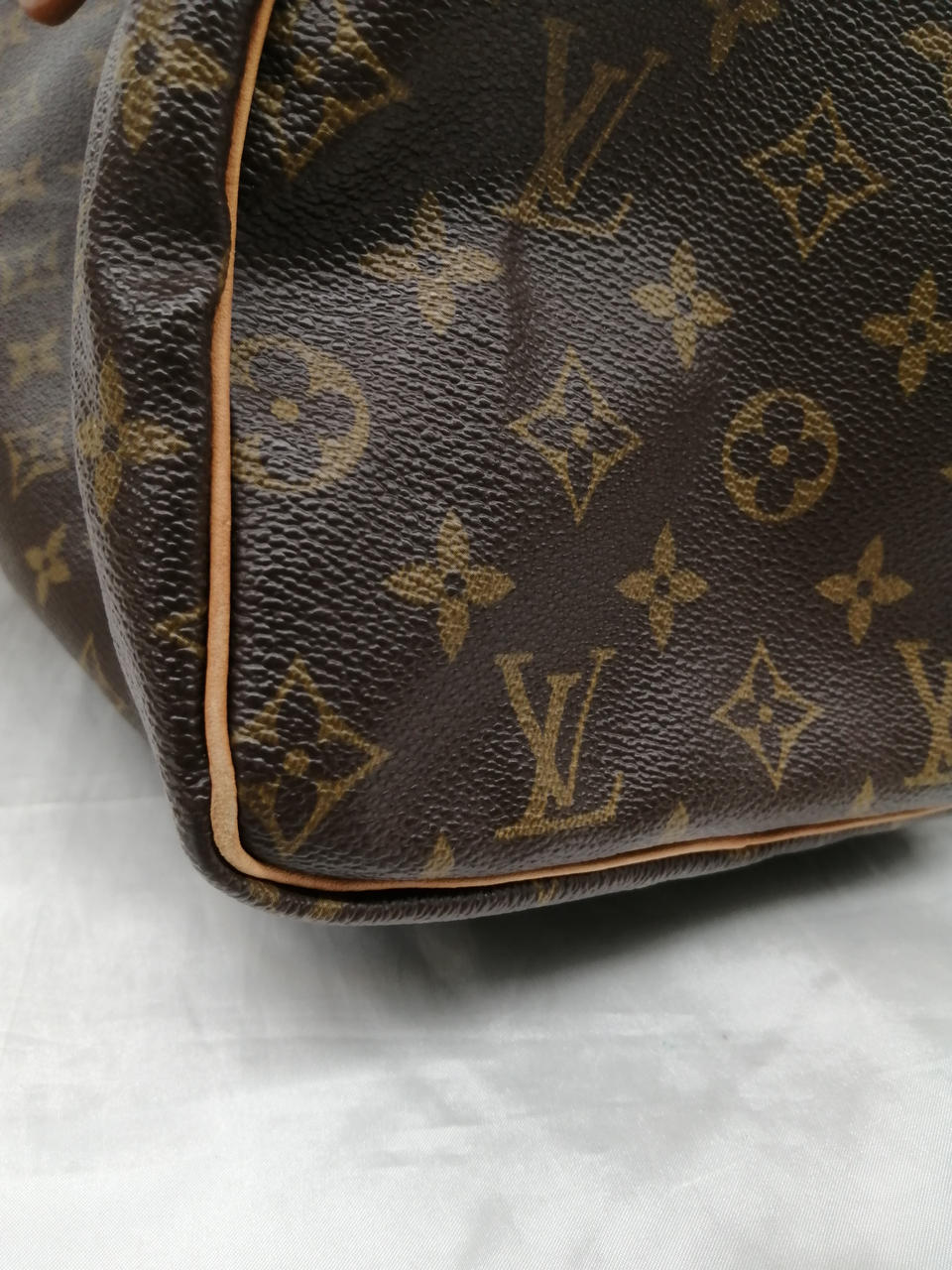 底部分スレ、変色あり