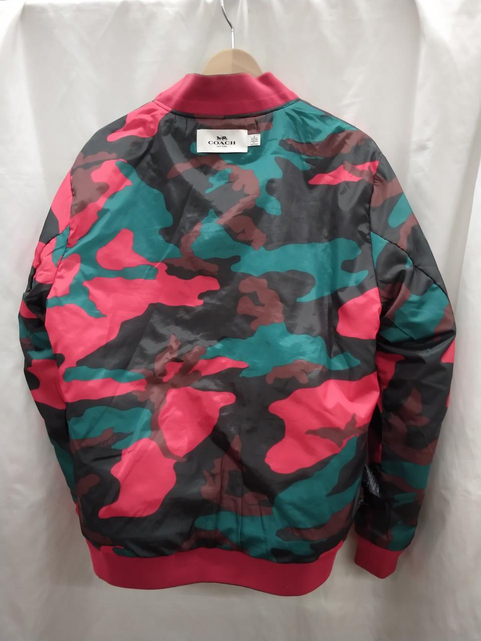 裏地です。リバーシブルではありません。