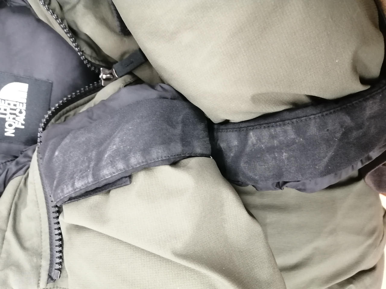 袖口内側汚れあり