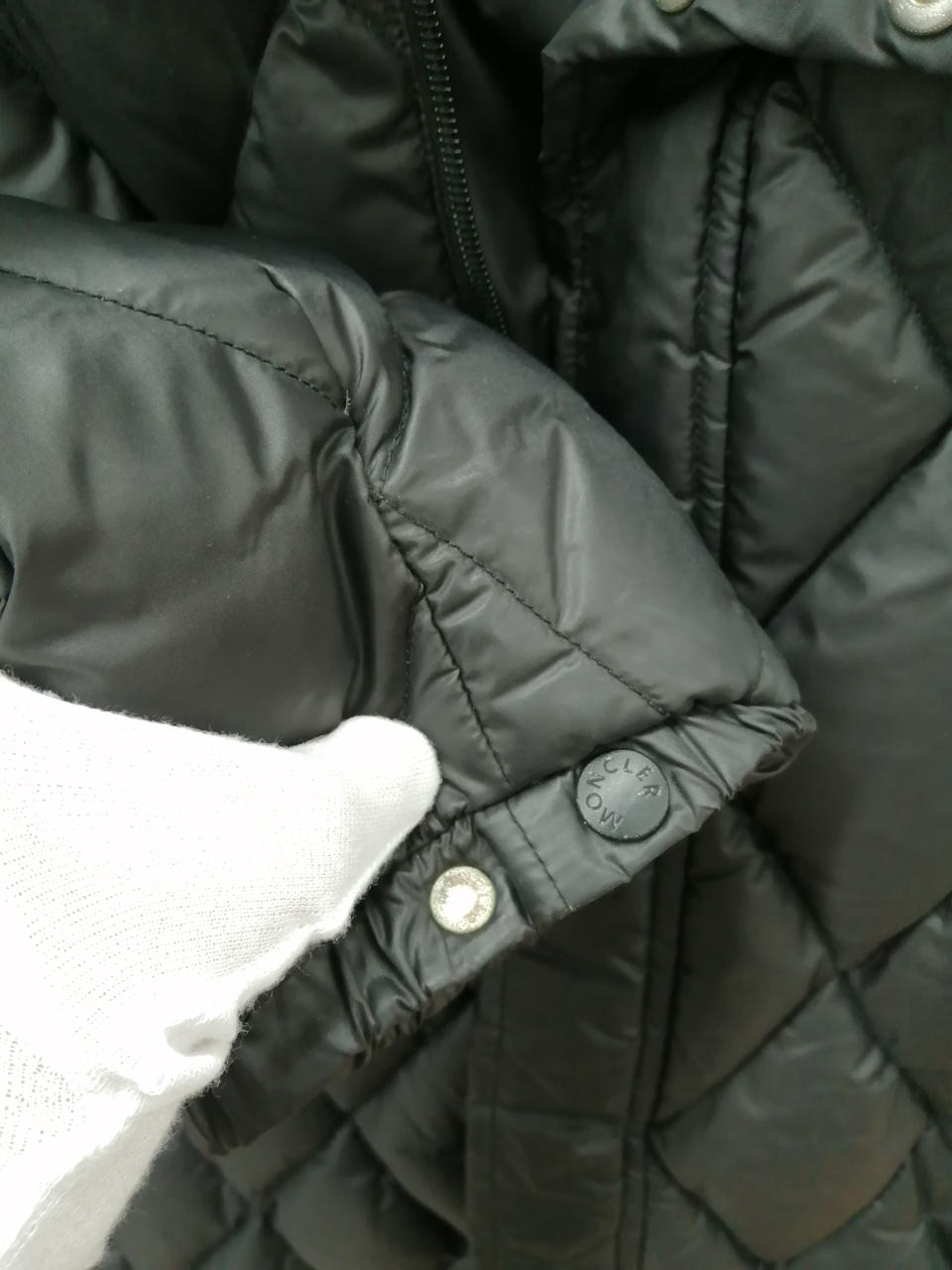 袖口留め具錆びあり