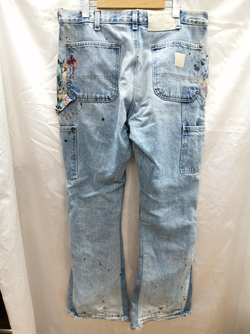 裾部分はダメージ加工以外のダメージあり