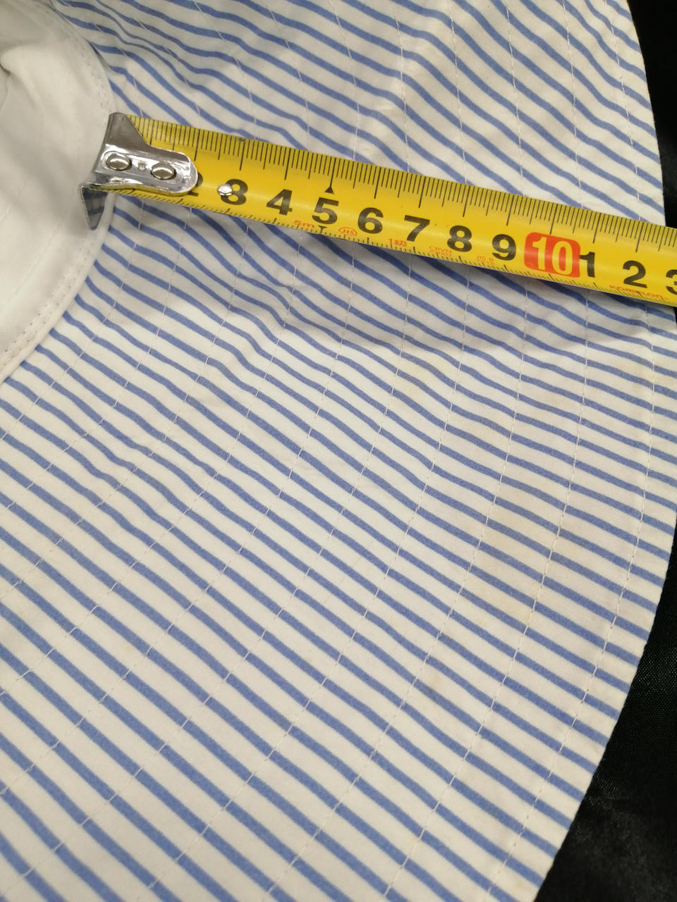 内側にもシミあります