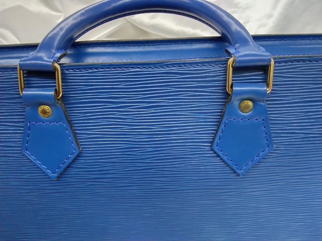 LOUIS VUITTON|サックトリアングル エピ|【ハードオフ公式通販】オフ