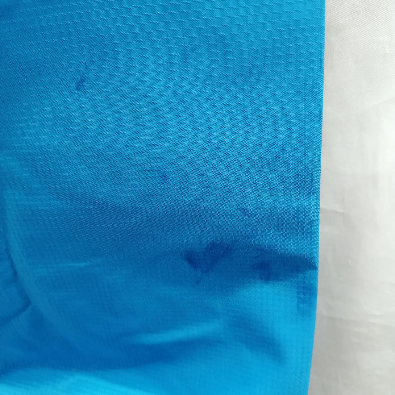 シミ汚れあります。