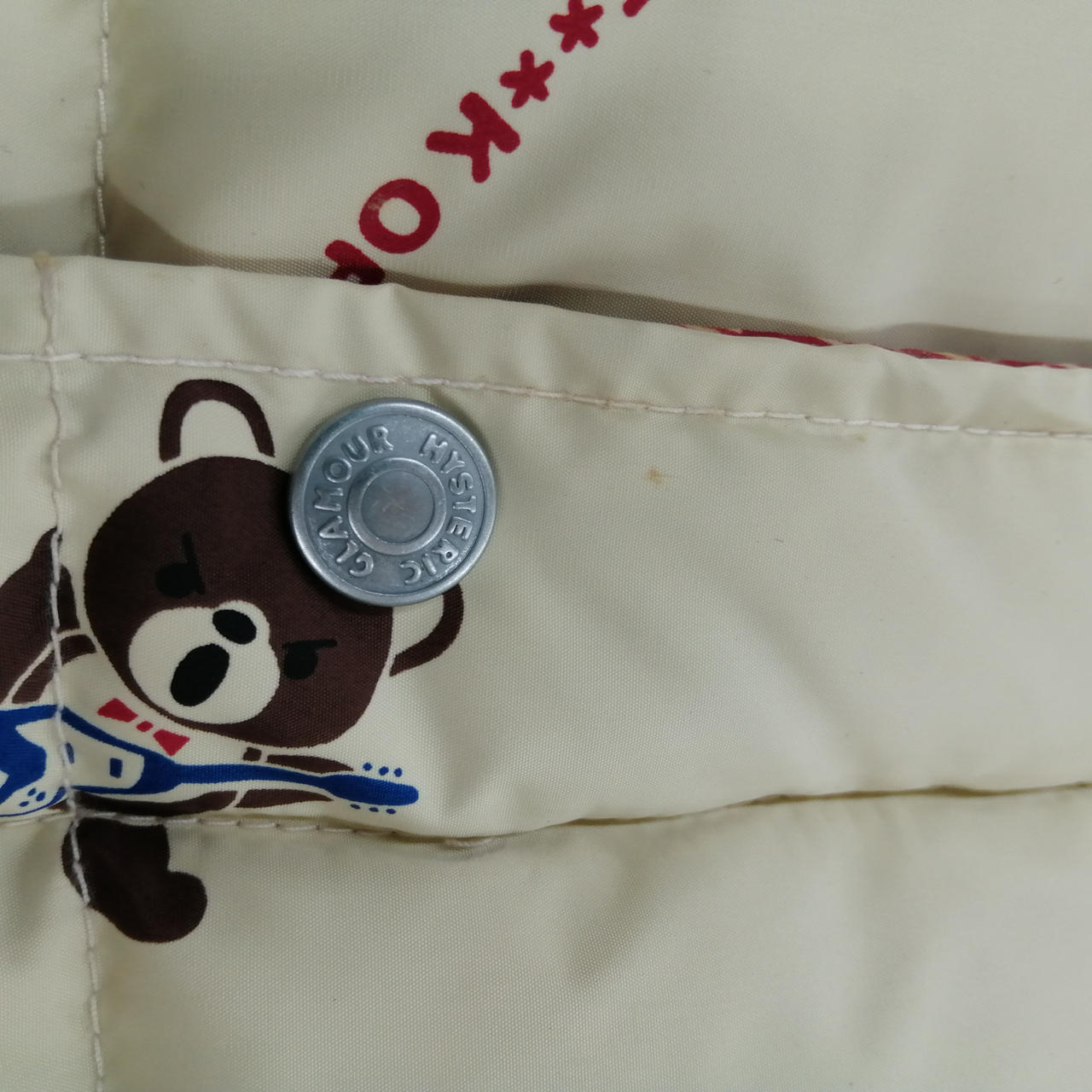 小さい点のシミあり