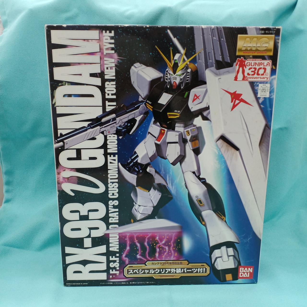 ニューガンダム1/100MG GUNPLA30TH