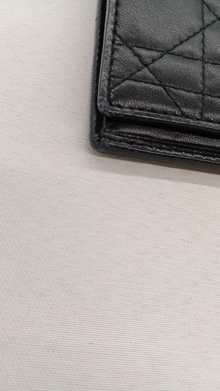 左側角スレあり