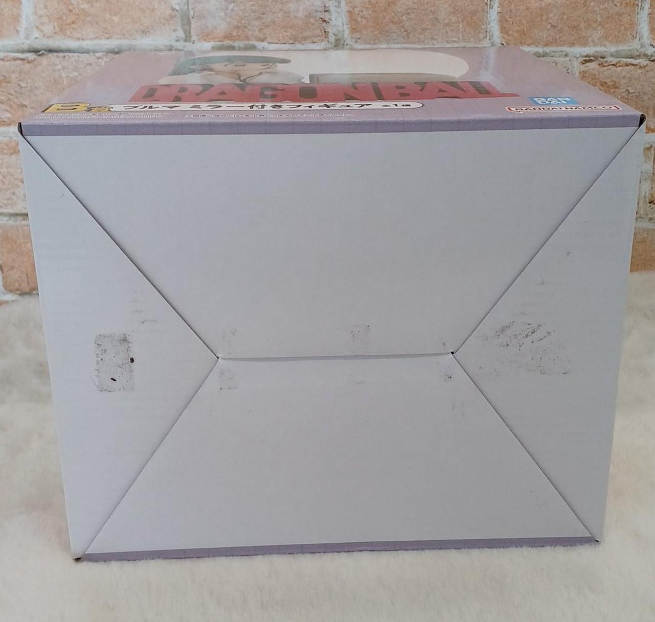 底面テープ跡あり