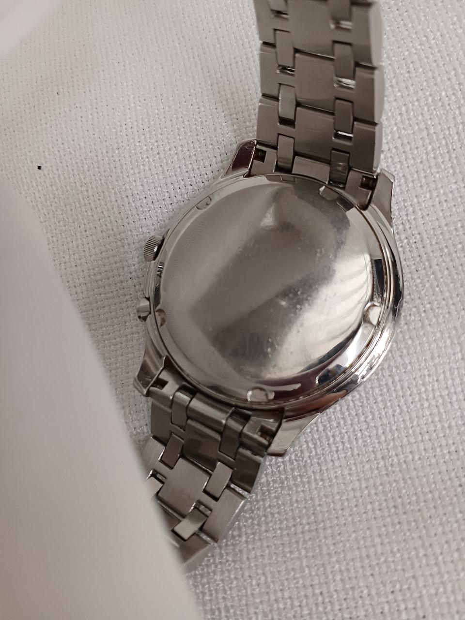 写真には移ってないですが型番記載あり。