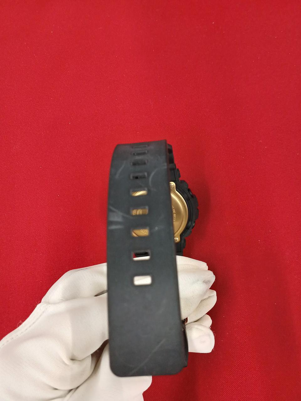 擦れたキズがあります