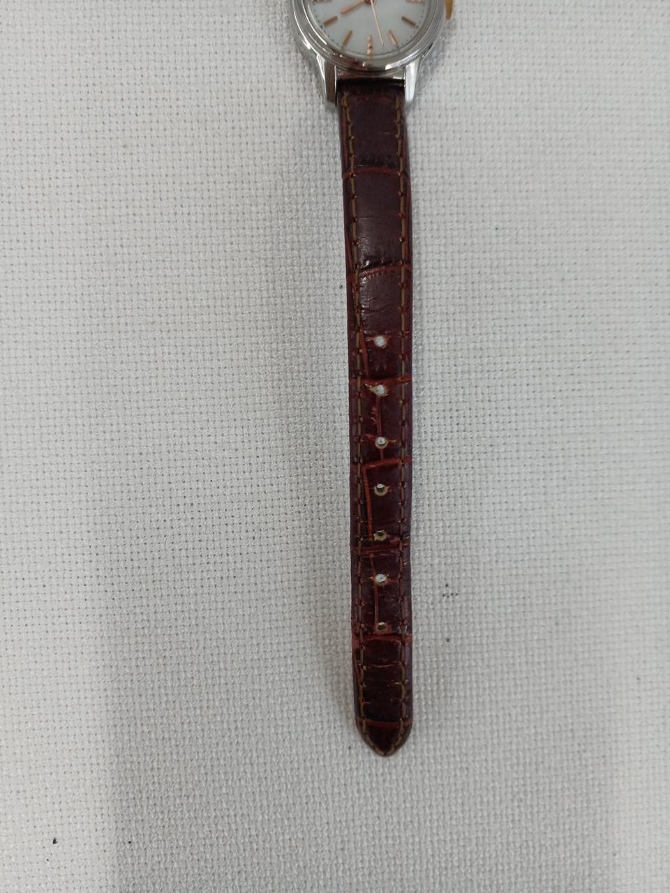 バンド部分、全体的に使用感あります。