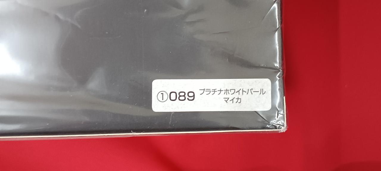 色はプラチナホワイトパールマイカです。