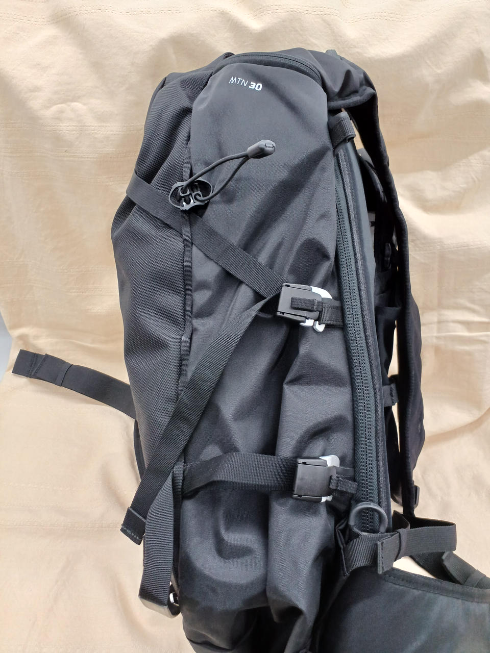 SALOMON MTN 30 ユニセックス スキーバック バックパック MTN 30 – サロモン公式オンラインストア