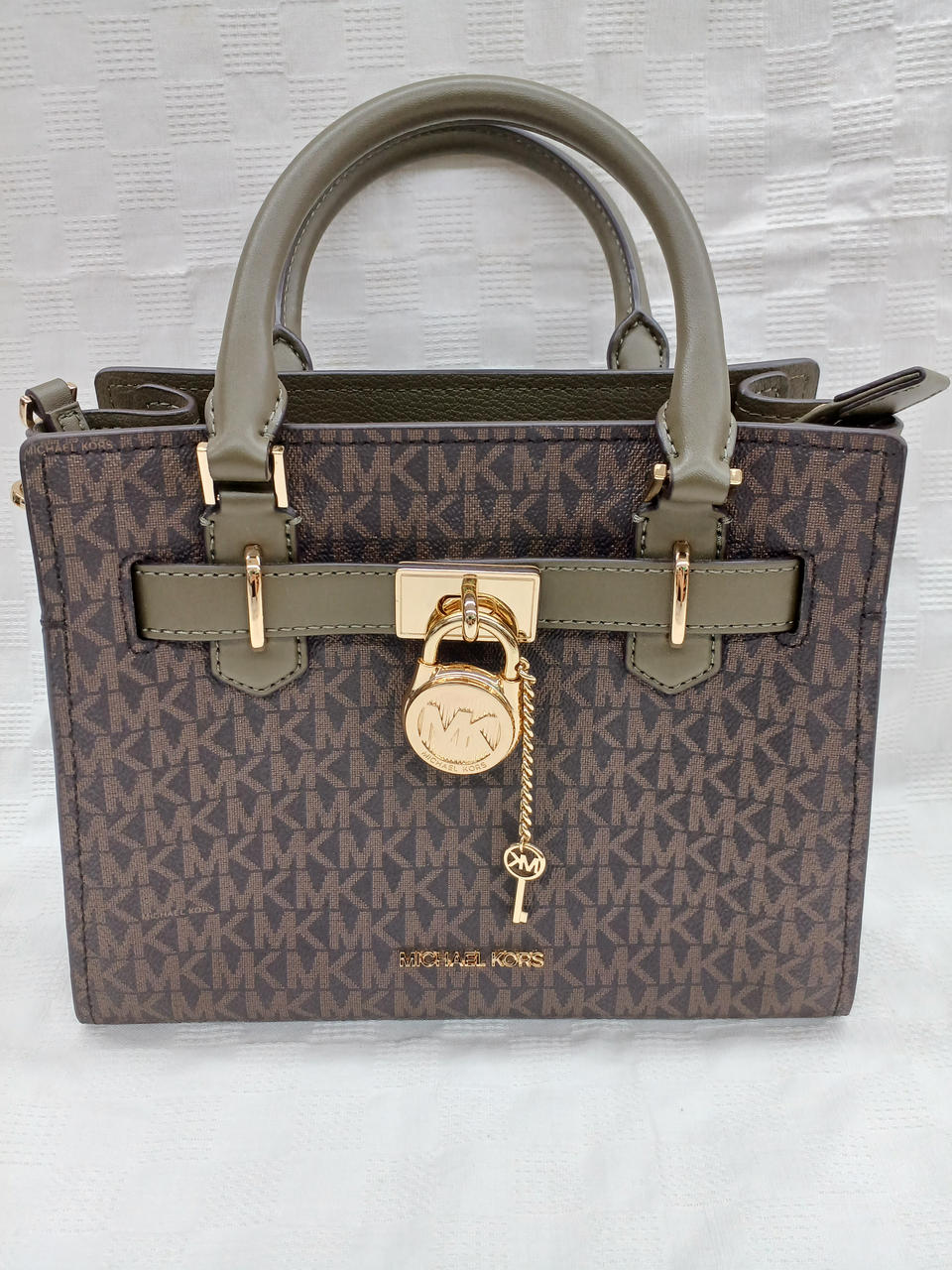 ショルダー付きです