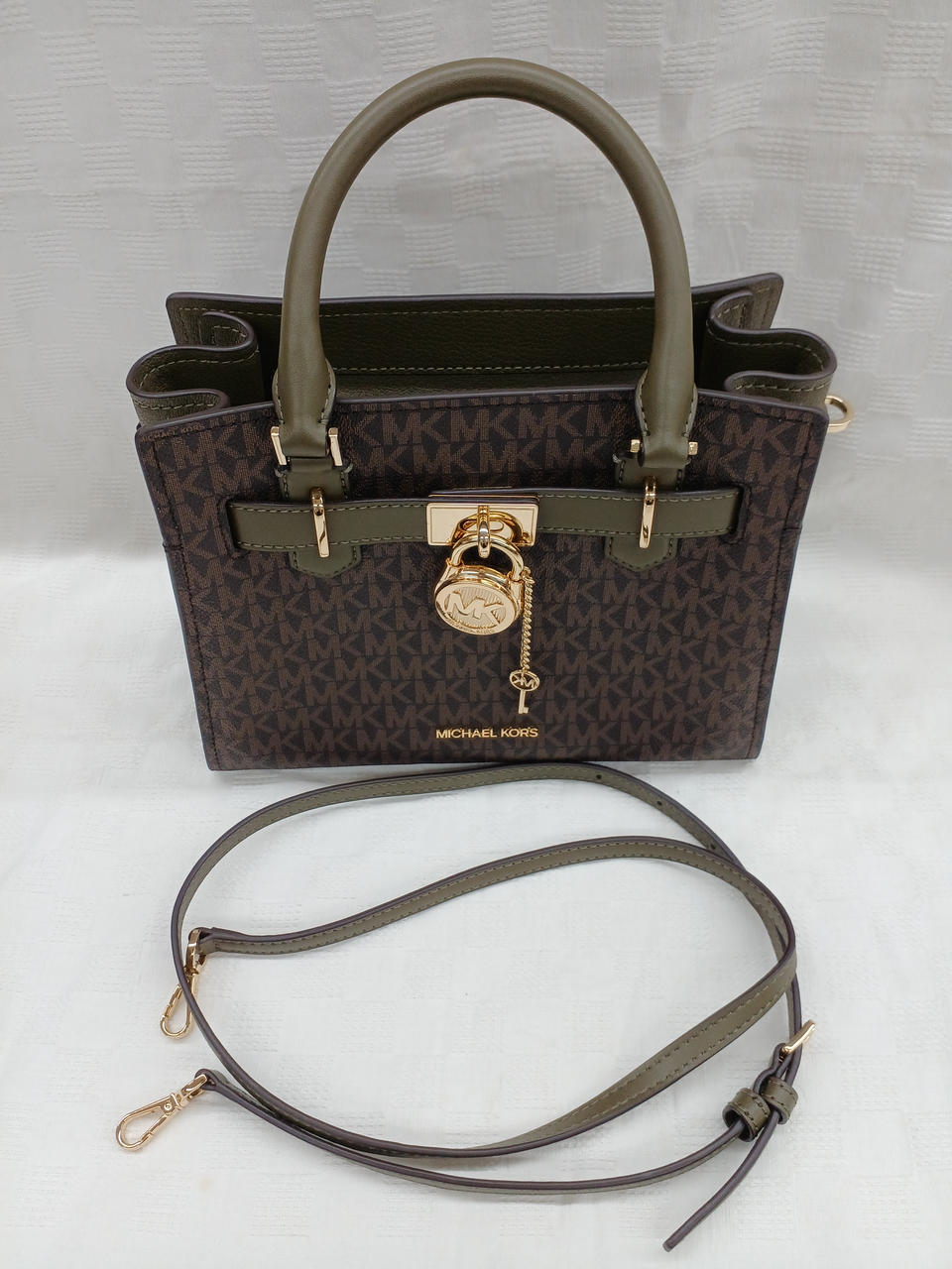 ショルダー付きです