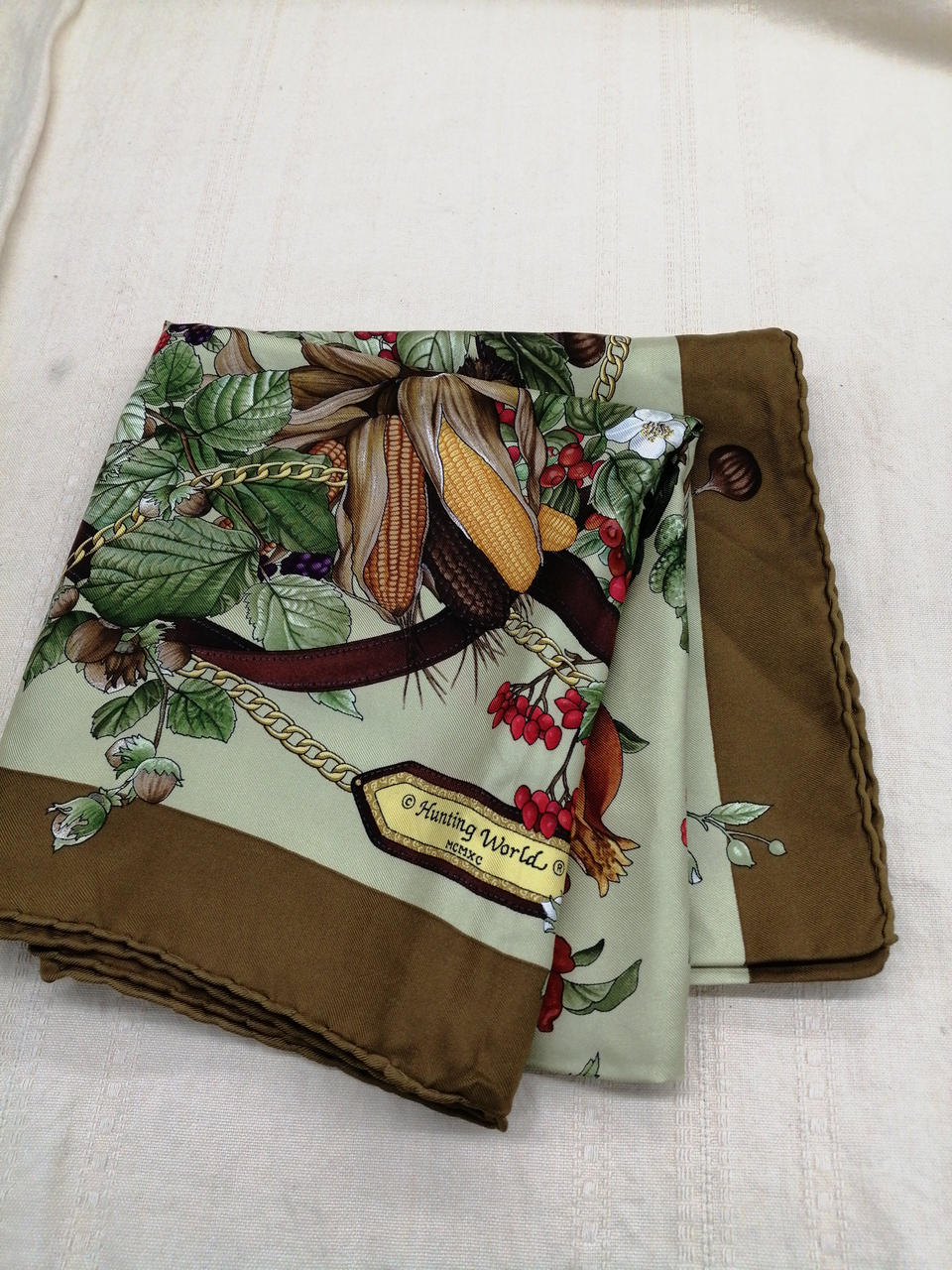 たたみシワあります