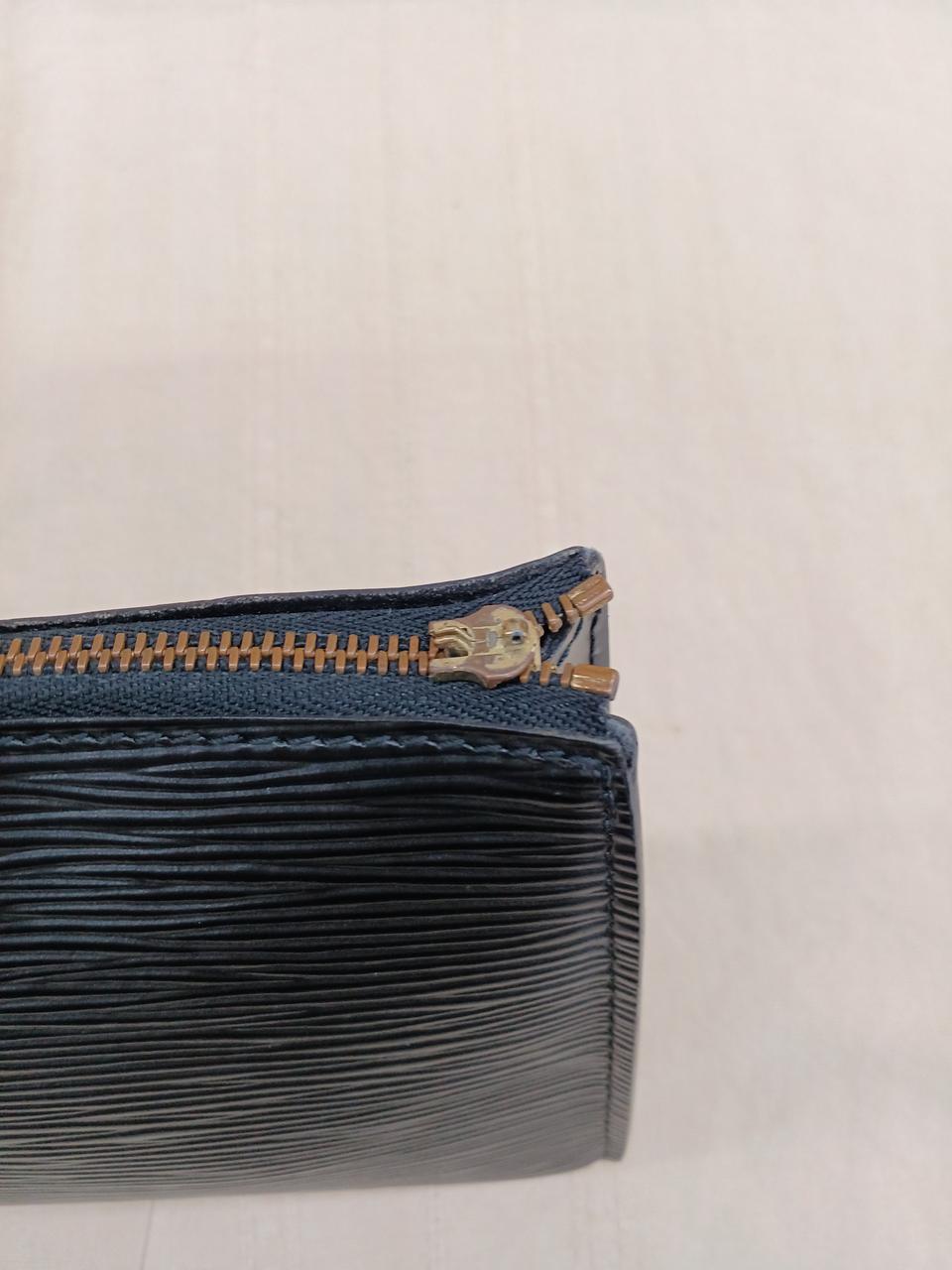 チャックが破損しています