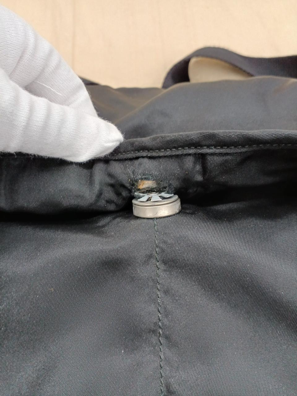 生地が破れています