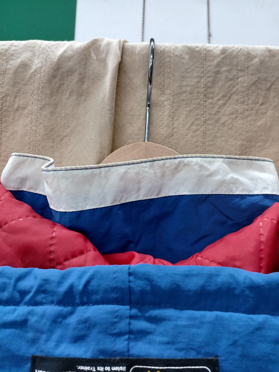 襟が汚れています