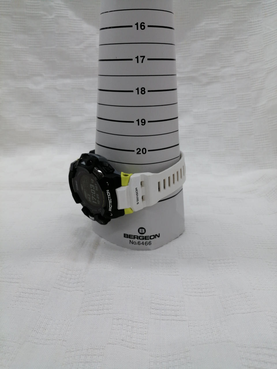 腕幅12cm〜21cmです