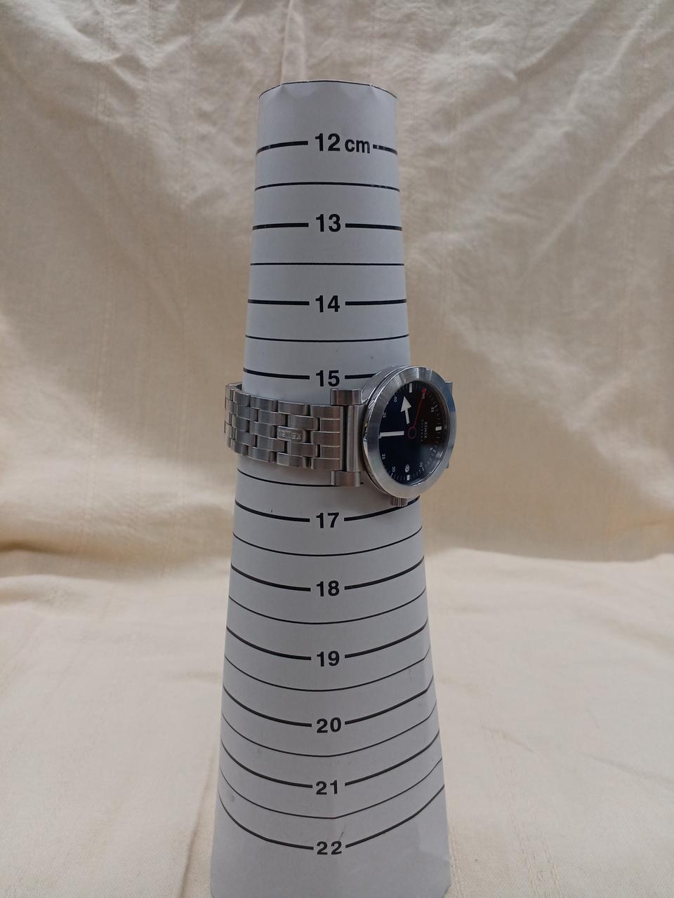 腕幅16cmです