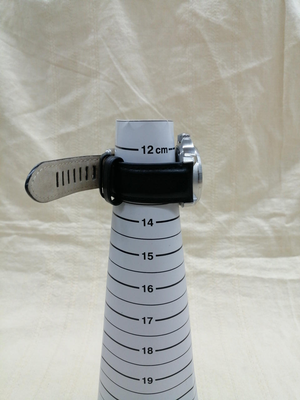 腕幅13cm〜19cmです