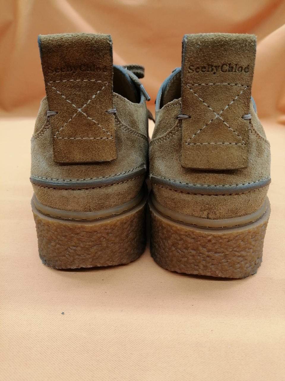 かかとスレ多少ございます