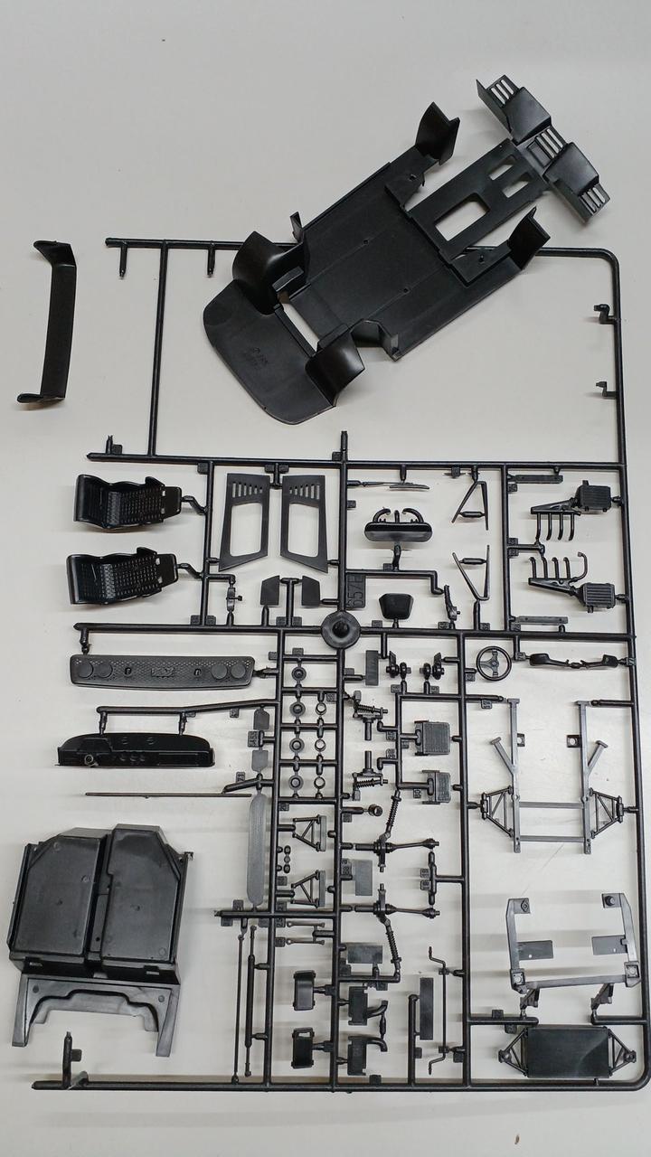 ランナーから外れてるパーツあり