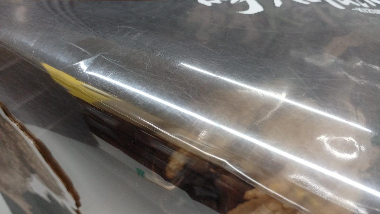 擦れキズ多数あり