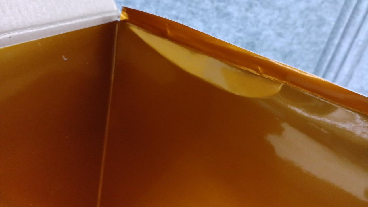 箱内側　傷みあり