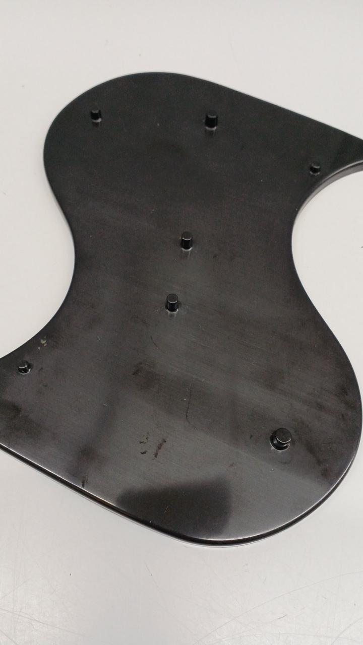 台座　キズあり