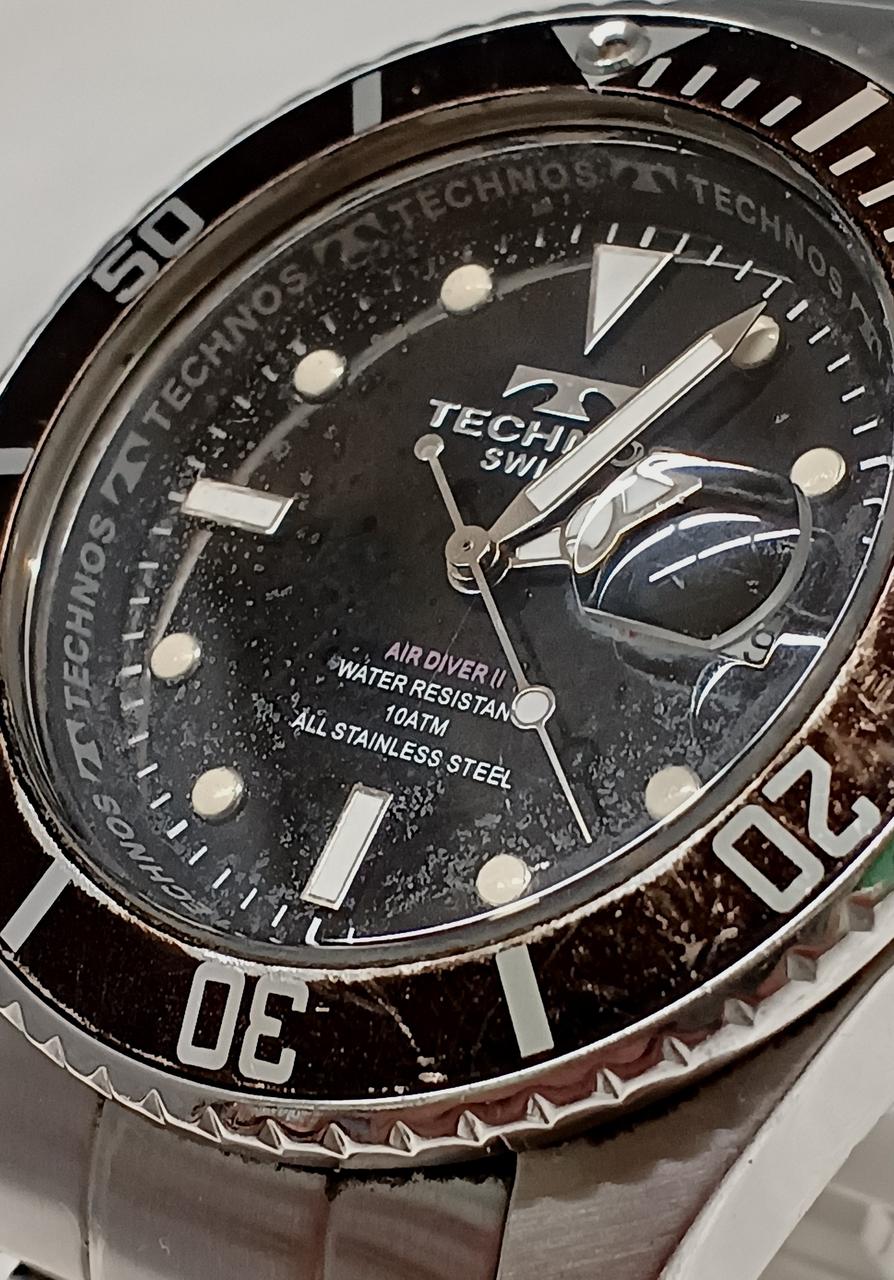 風防内水垢跡のようなもの有