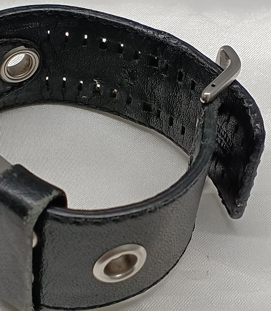 パネル裏ネジ一個欠品
ベルト痛みキズ汚れ