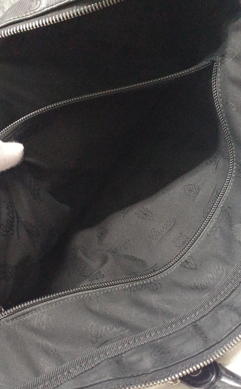 目立った汚れ無し
擦り傷など有