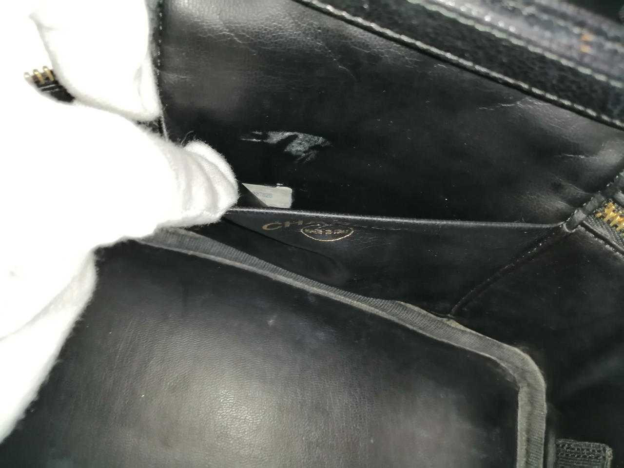 内側ポケット内劣化あり