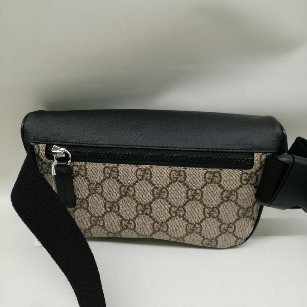 美品 最終お値下げ 早い者勝ち GUCCI ボディ バッグ 美品 最終お値下げ 早い者勝ち GUCCI ボディ バッグ