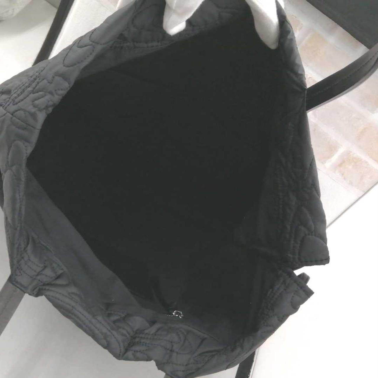 ポケット内側に4つ