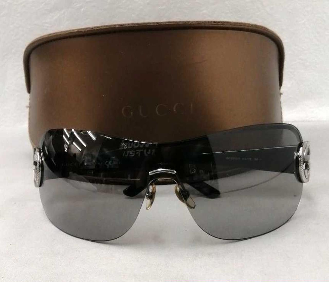 ケース、キズ汚れあります