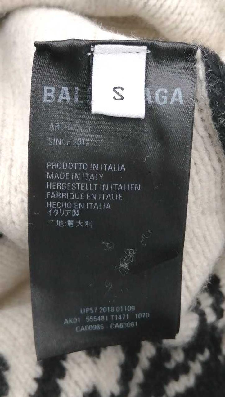 ケアタグ付いてる糸片方切れてます