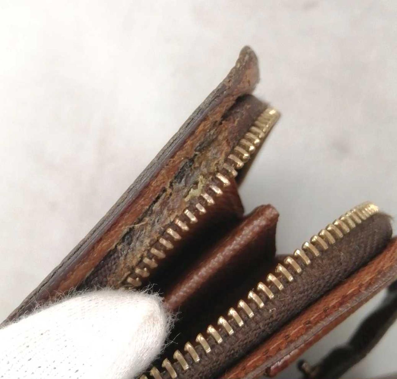 ファスナー破れでファスナー開きにくいです