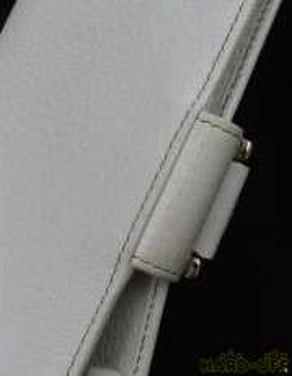 留め具部位黄ばみあり