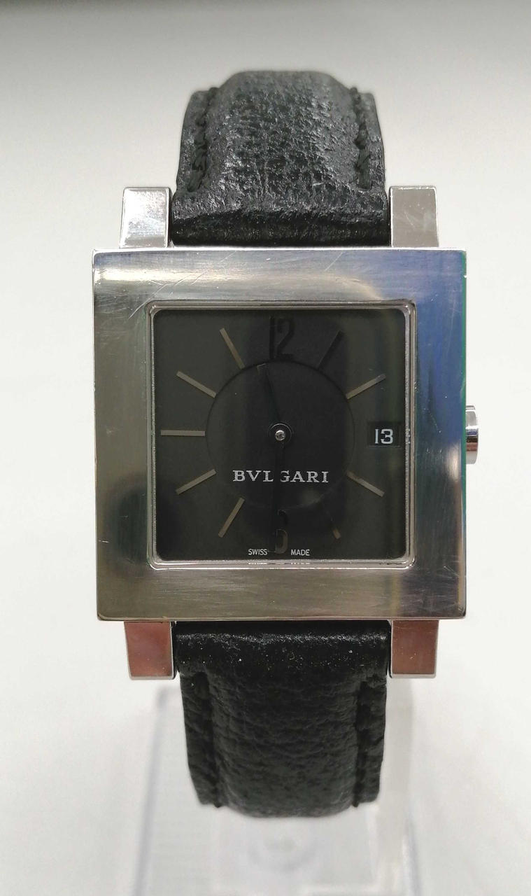 ケース周辺くすみあります。