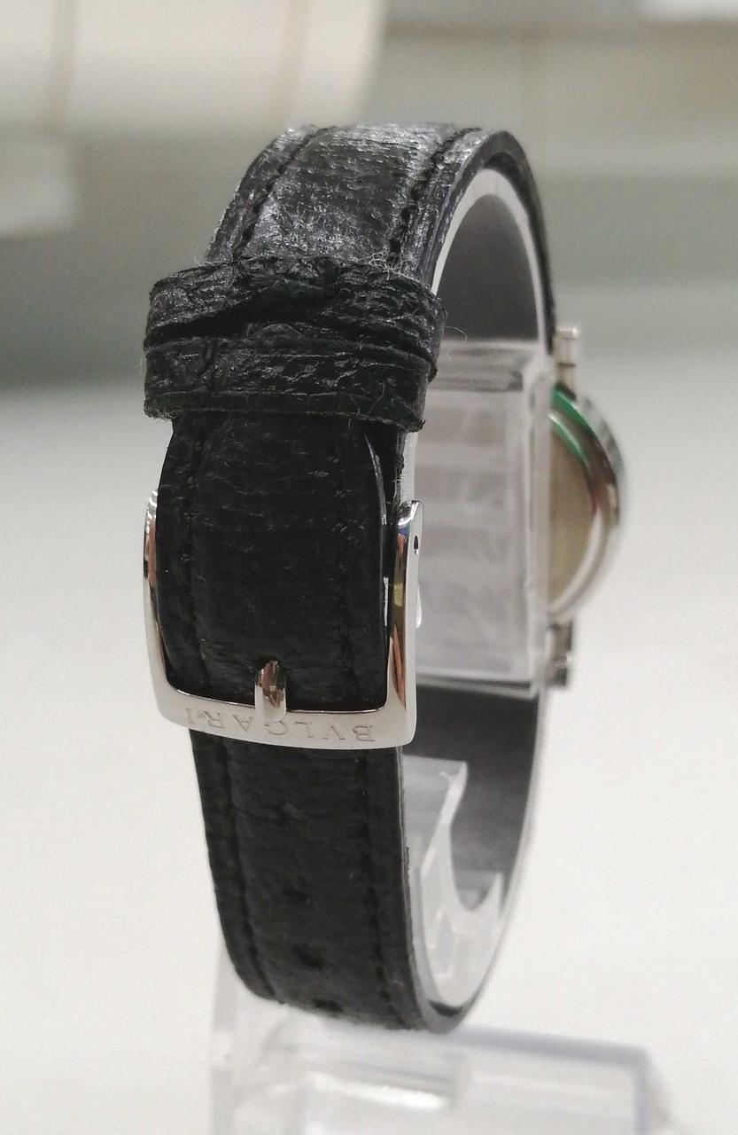 ベルト留め1箇所切れかけです。