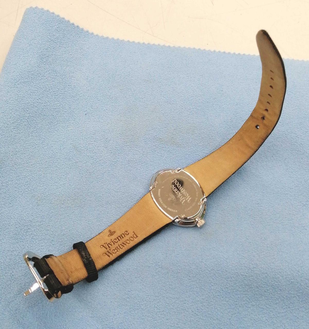 ベルト使用感目立ちます。