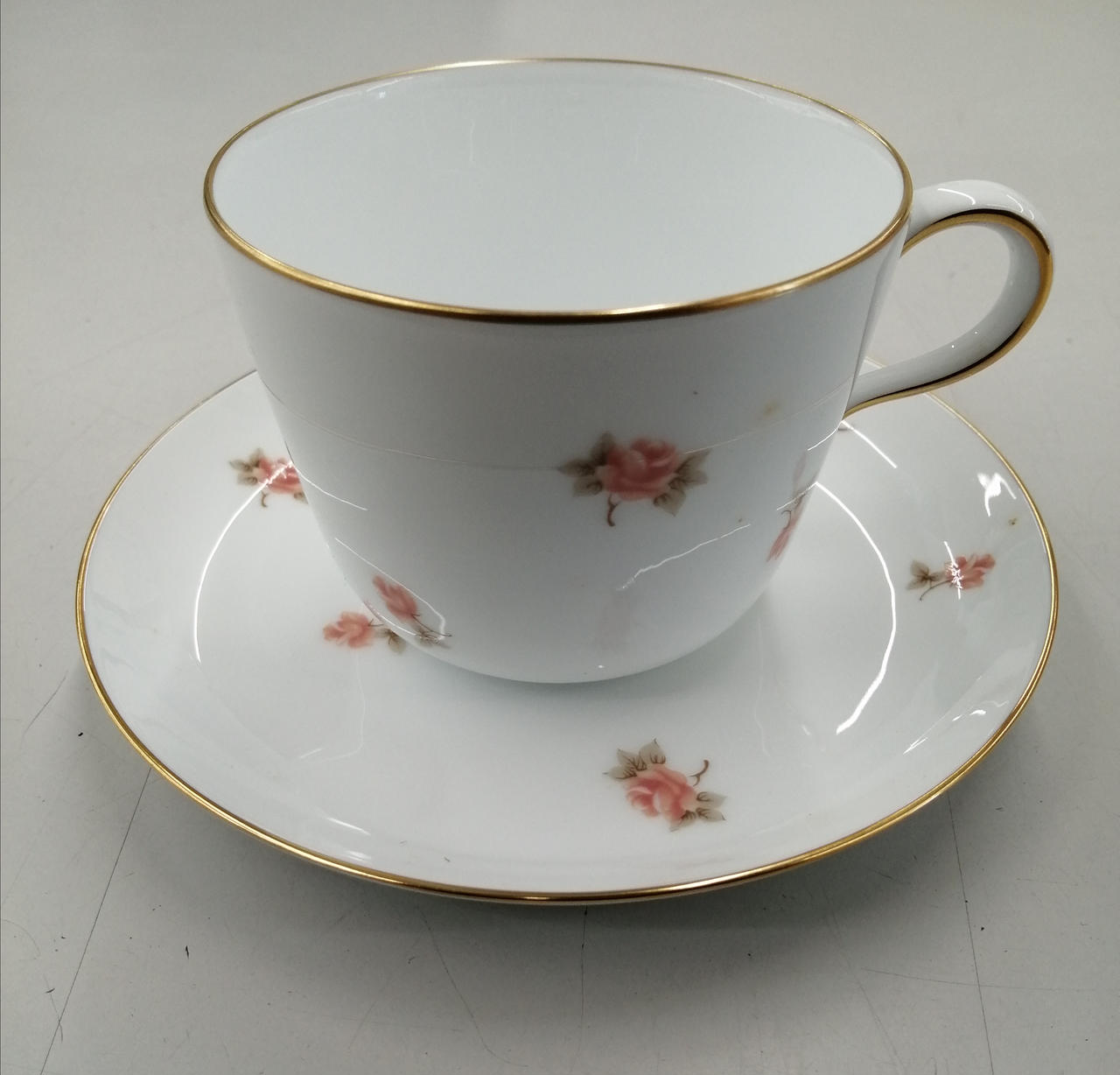 同様のものが2客あります