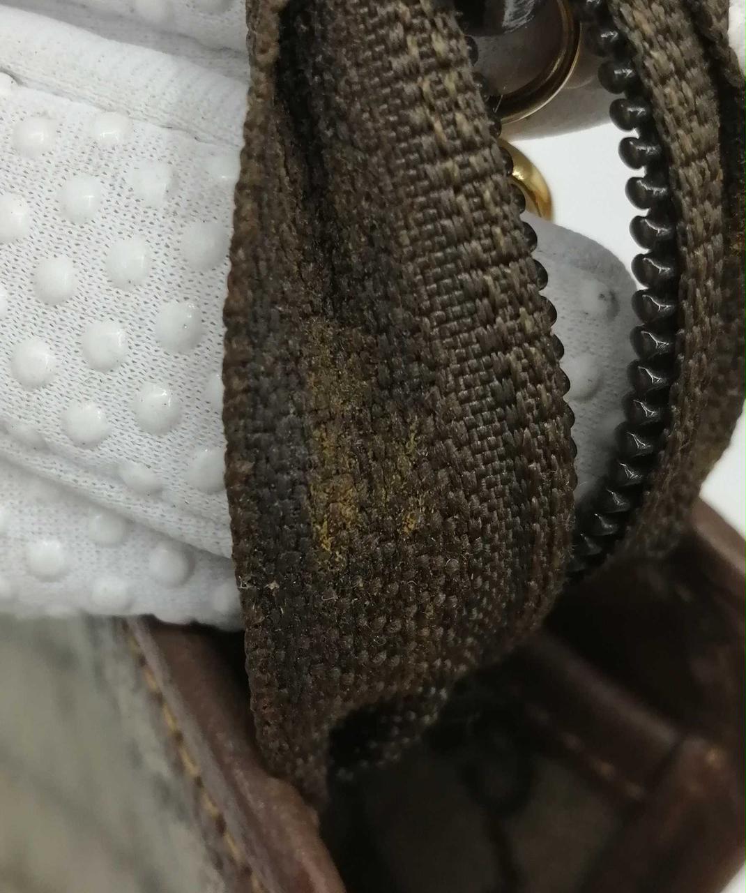 汚れがございます。